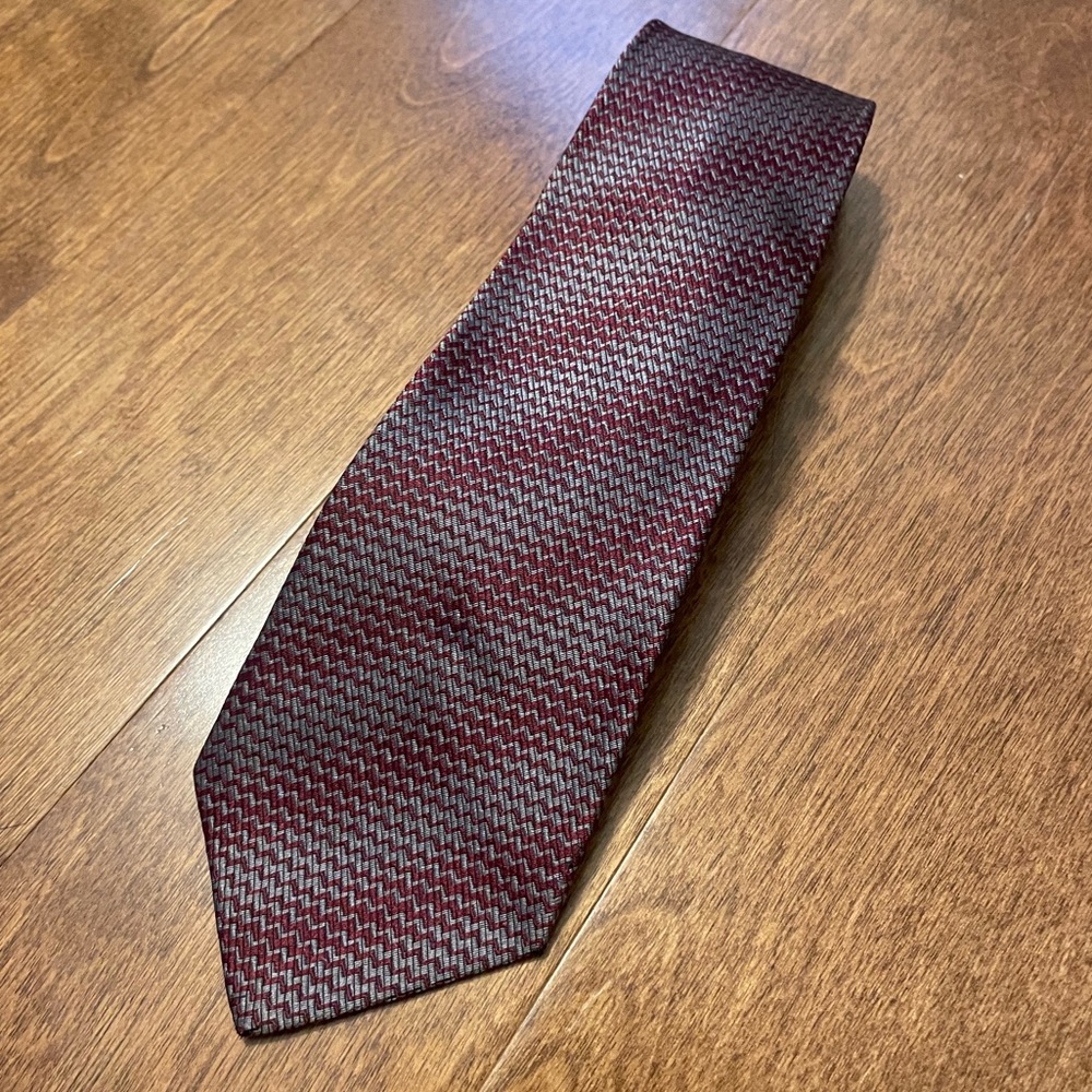 Vintage Fendi Silk Red Grey Geonetric Print Necktie Tie - Picture 13 of 13